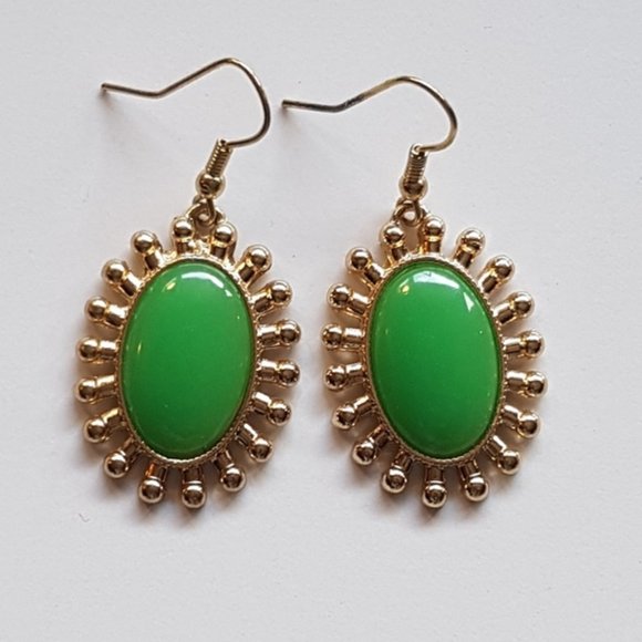 Vintage Style Necklace and Earring Set - Picture 2 of 2